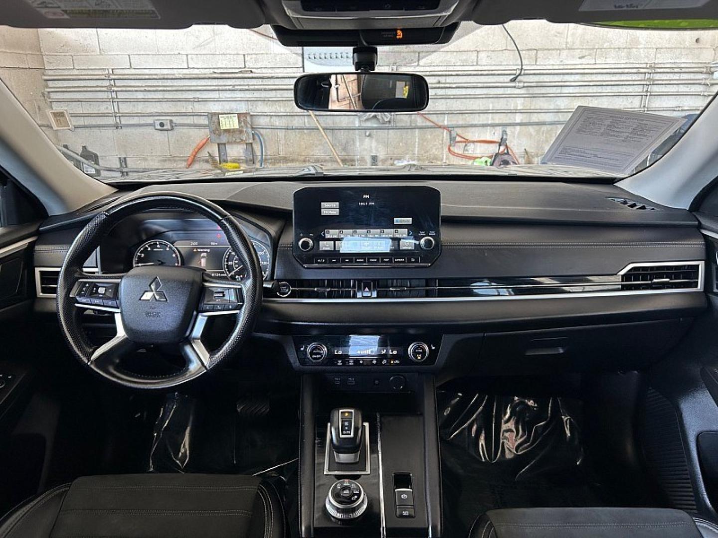 2024 Black Mitsubishi Outlander (JA4J3VA80RZ) with an 4-Cyl 2.5 Liter engine, Automatic CVT transmission, located at 412 Auto Vista Drive, Palmdale, 93551, (661) 945-0620, 34.592636, -118.136681- Photo#22