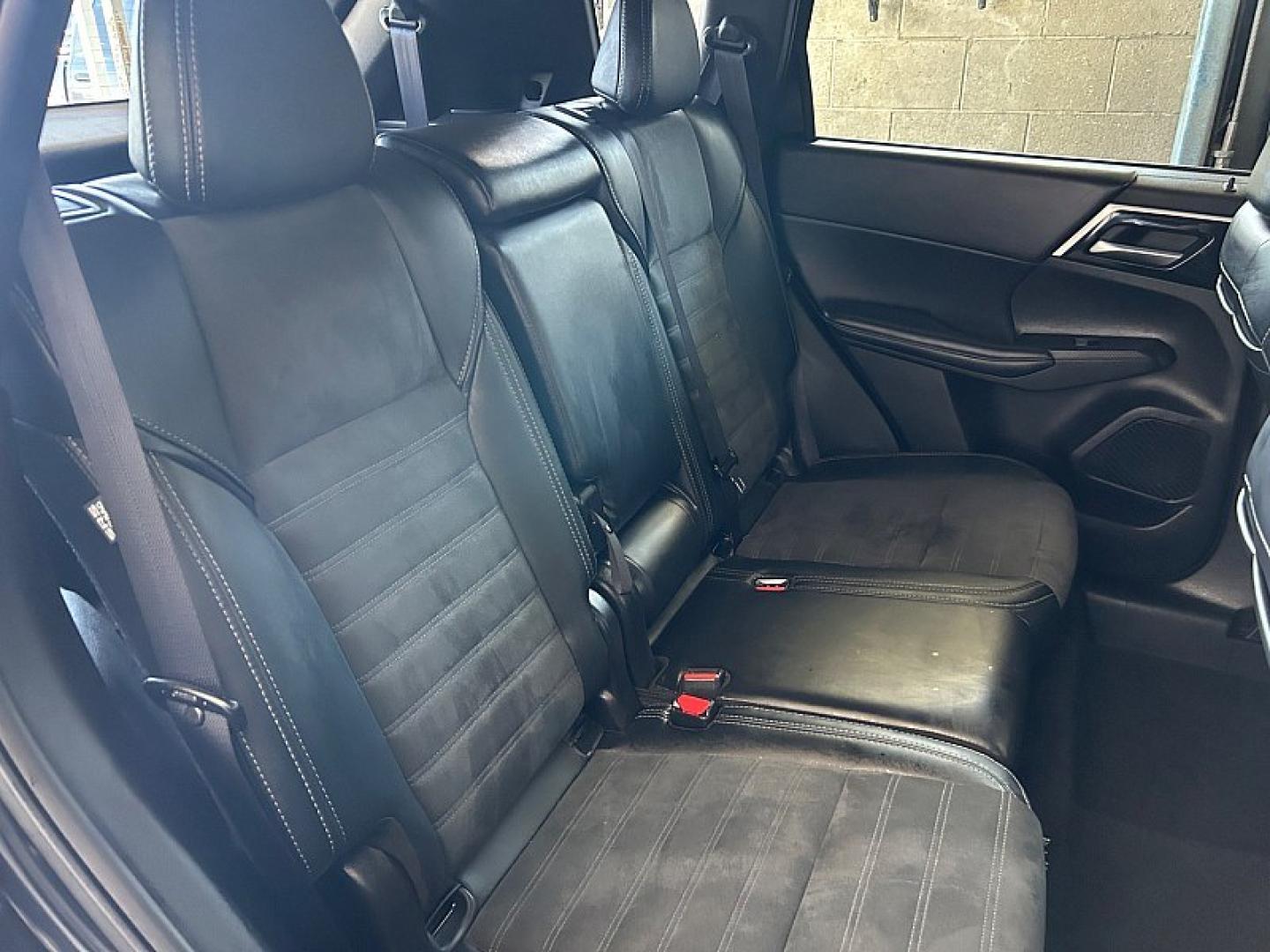 2024 Black Mitsubishi Outlander (JA4J3VA80RZ) with an 4-Cyl 2.5 Liter engine, Automatic CVT transmission, located at 412 Auto Vista Drive, Palmdale, 93551, (661) 945-0620, 34.592636, -118.136681- Photo#28