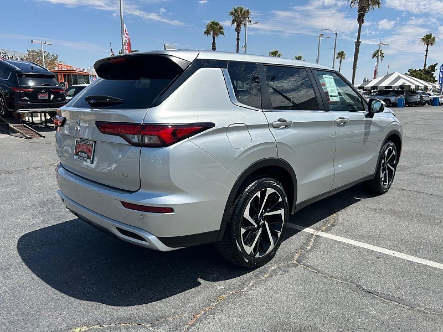 2024 Silver Mitsubishi Outlander (JA4J3VA84RZ) with an 4-Cyl 2.5 Liter engine, Automatic CVT transmission, located at 412 Auto Vista Drive, Palmdale, 93551, (661) 945-0620, 34.592636, -118.136681- Photo#2
