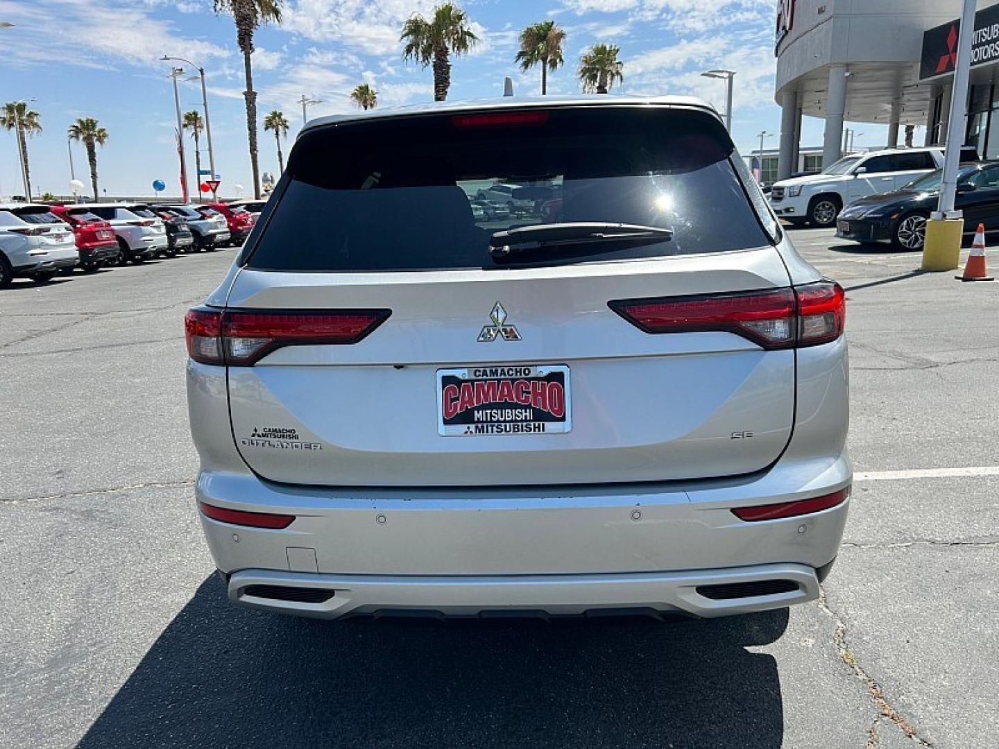 2024 Silver Mitsubishi Outlander (JA4J3VA84RZ) with an 4-Cyl 2.5 Liter engine, Automatic CVT transmission, located at 412 Auto Vista Drive, Palmdale, 93551, (661) 945-0620, 34.592636, -118.136681- Photo#3