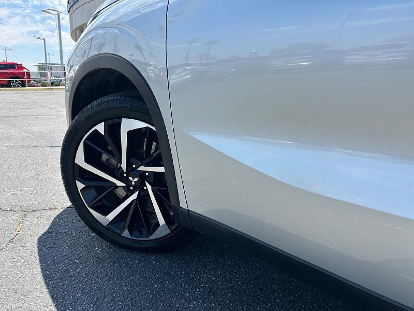 2024 Silver Mitsubishi Outlander (JA4J3VA84RZ) with an 4-Cyl 2.5 Liter engine, Automatic CVT transmission, located at 412 Auto Vista Drive, Palmdale, 93551, (661) 945-0620, 34.592636, -118.136681- Photo#7