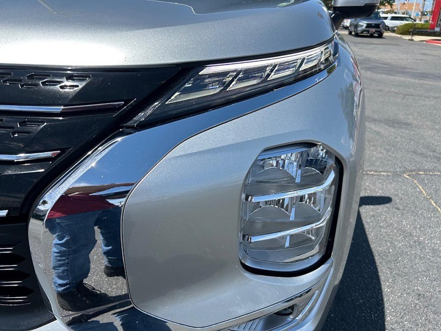 2024 Silver Mitsubishi Outlander (JA4J3VA84RZ) with an 4-Cyl 2.5 Liter engine, Automatic CVT transmission, located at 412 Auto Vista Drive, Palmdale, 93551, (661) 945-0620, 34.592636, -118.136681- Photo#8