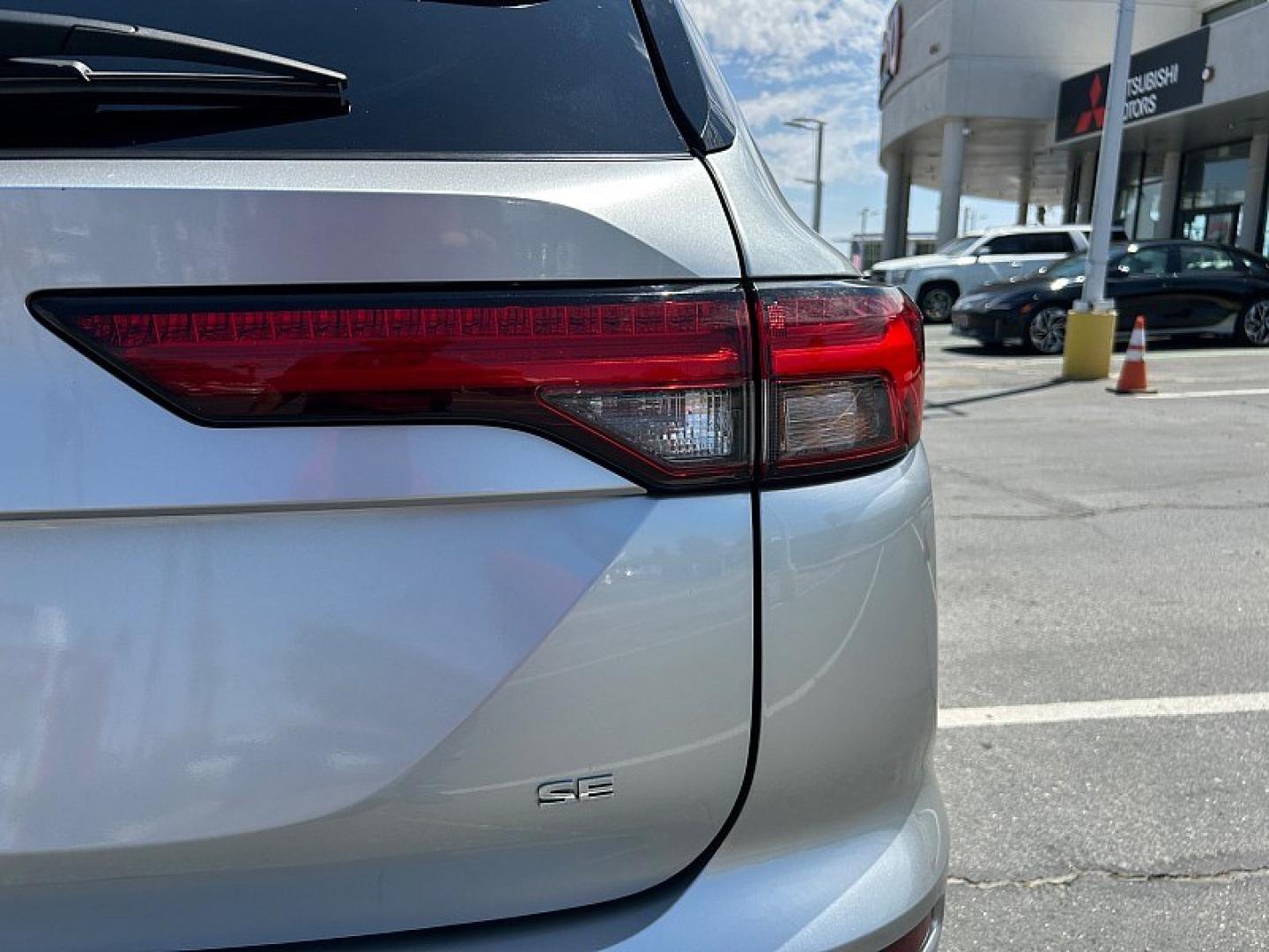2024 Silver Mitsubishi Outlander (JA4J3VA84RZ) with an 4-Cyl 2.5 Liter engine, Automatic CVT transmission, located at 412 Auto Vista Drive, Palmdale, 93551, (661) 945-0620, 34.592636, -118.136681- Photo#12