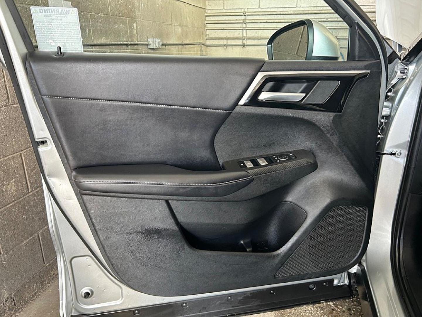 2024 Silver Mitsubishi Outlander (JA4J3VA84RZ) with an 4-Cyl 2.5 Liter engine, Automatic CVT transmission, located at 412 Auto Vista Drive, Palmdale, 93551, (661) 945-0620, 34.592636, -118.136681- Photo#16