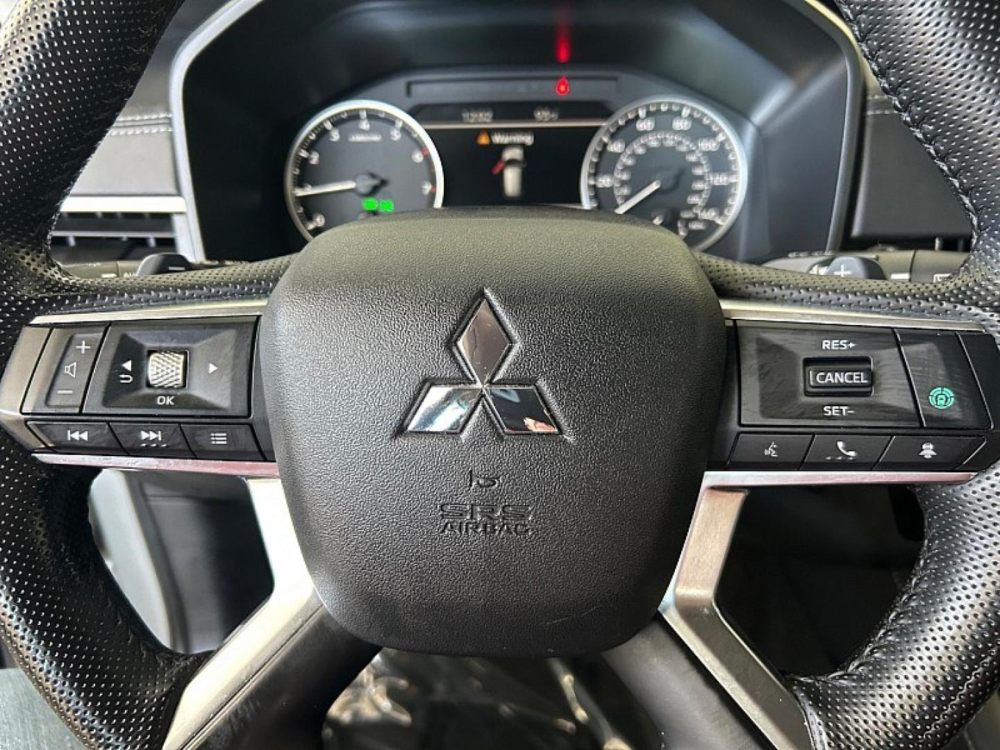 2024 Silver Mitsubishi Outlander (JA4J3VA84RZ) with an 4-Cyl 2.5 Liter engine, Automatic CVT transmission, located at 412 Auto Vista Drive, Palmdale, 93551, (661) 945-0620, 34.592636, -118.136681- Photo#20