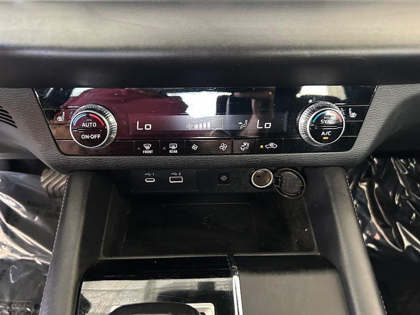 2024 Silver Mitsubishi Outlander (JA4J3VA84RZ) with an 4-Cyl 2.5 Liter engine, Automatic CVT transmission, located at 412 Auto Vista Drive, Palmdale, 93551, (661) 945-0620, 34.592636, -118.136681- Photo#21