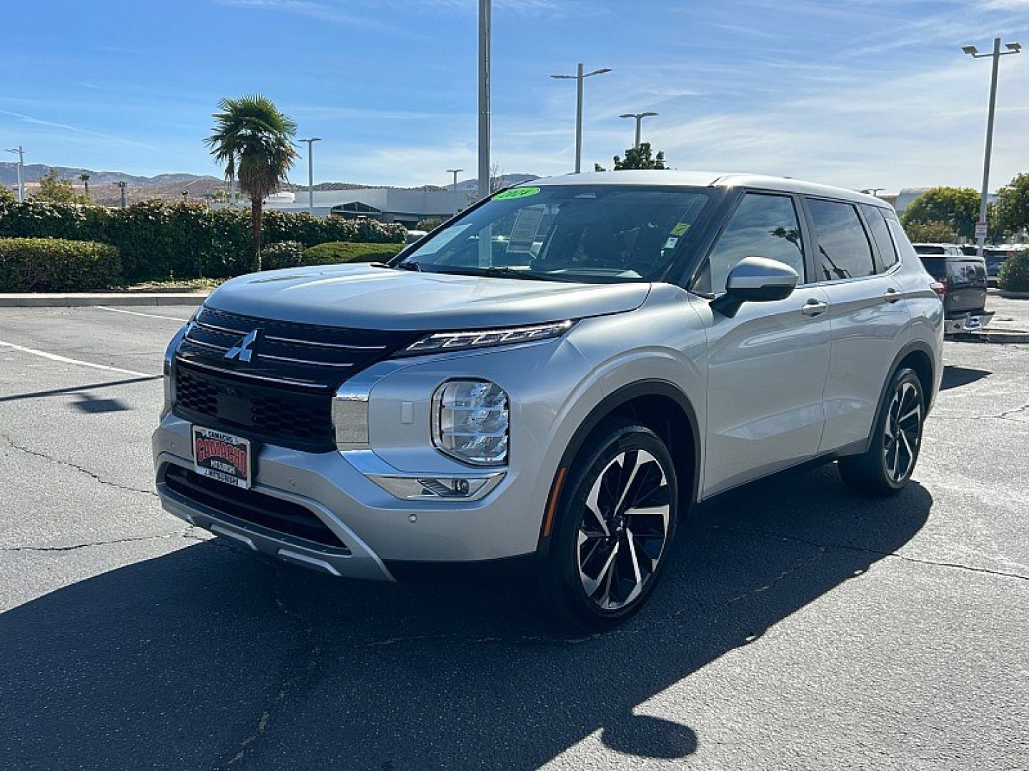 2024 Silver Mitsubishi Outlander (JA4J4VA84RZ) with an 4-Cyl 2.5 Liter engine, Automatic CVT transmission, located at 412 Auto Vista Drive, Palmdale, 93551, (661) 945-0620, 34.592636, -118.136681- Photo#2