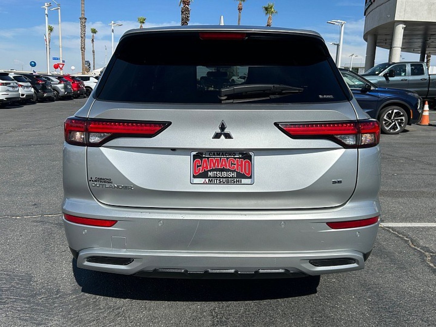 2024 Silver Mitsubishi Outlander (JA4J4VA84RZ) with an 4-Cyl 2.5 Liter engine, Automatic CVT transmission, located at 412 Auto Vista Drive, Palmdale, 93551, (661) 945-0620, 34.592636, -118.136681- Photo#9