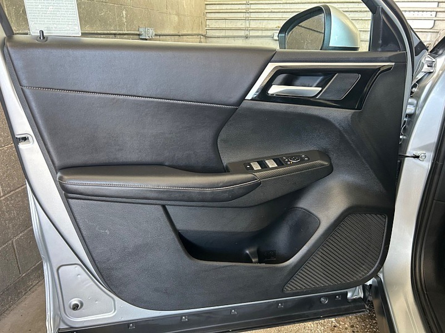 2024 Silver Mitsubishi Outlander (JA4J4VA84RZ) with an 4-Cyl 2.5 Liter engine, Automatic CVT transmission, located at 412 Auto Vista Drive, Palmdale, 93551, (661) 945-0620, 34.592636, -118.136681- Photo#17