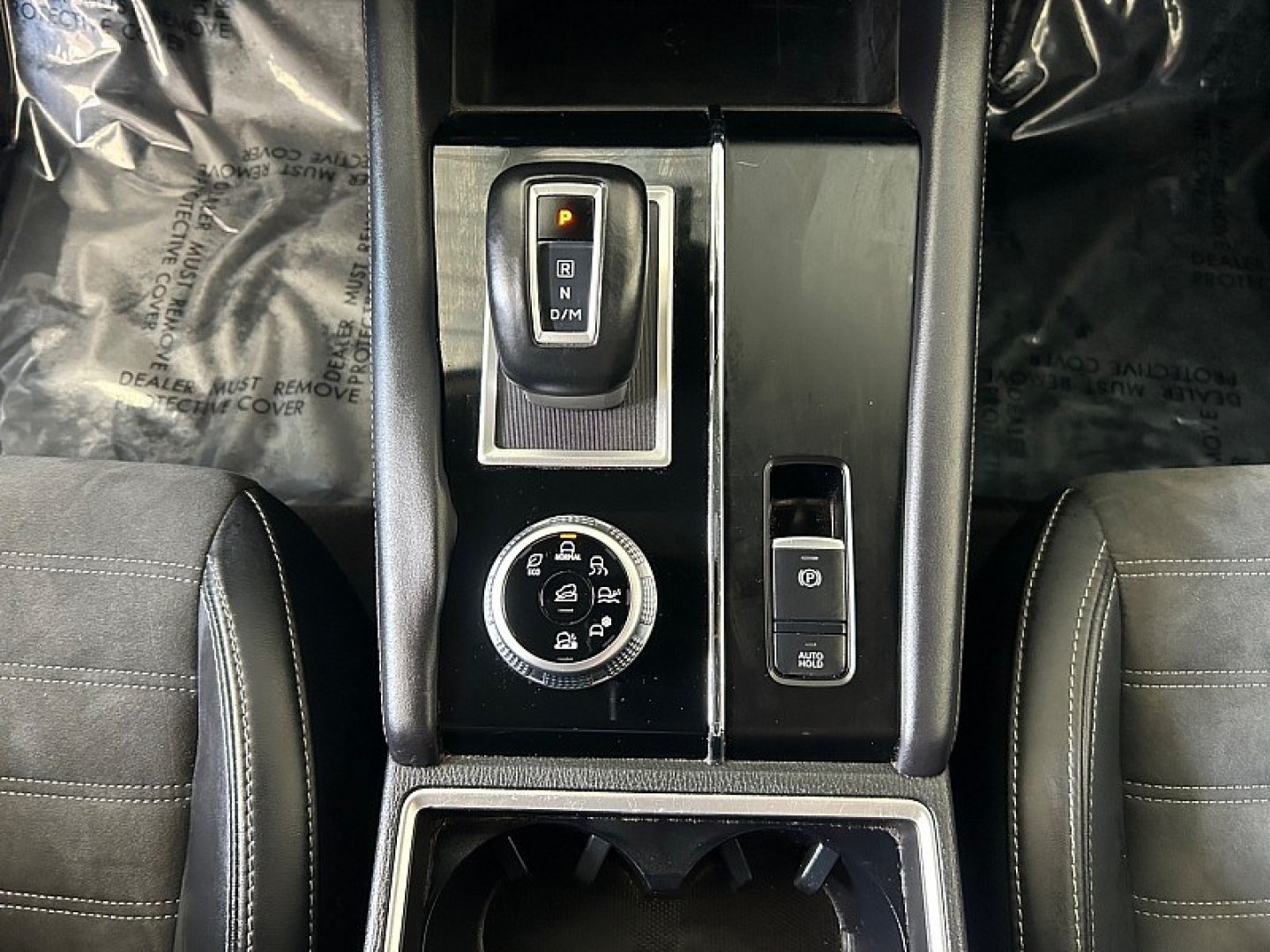 2024 Silver Mitsubishi Outlander (JA4J4VA84RZ) with an 4-Cyl 2.5 Liter engine, Automatic CVT transmission, located at 412 Auto Vista Drive, Palmdale, 93551, (661) 945-0620, 34.592636, -118.136681- Photo#18