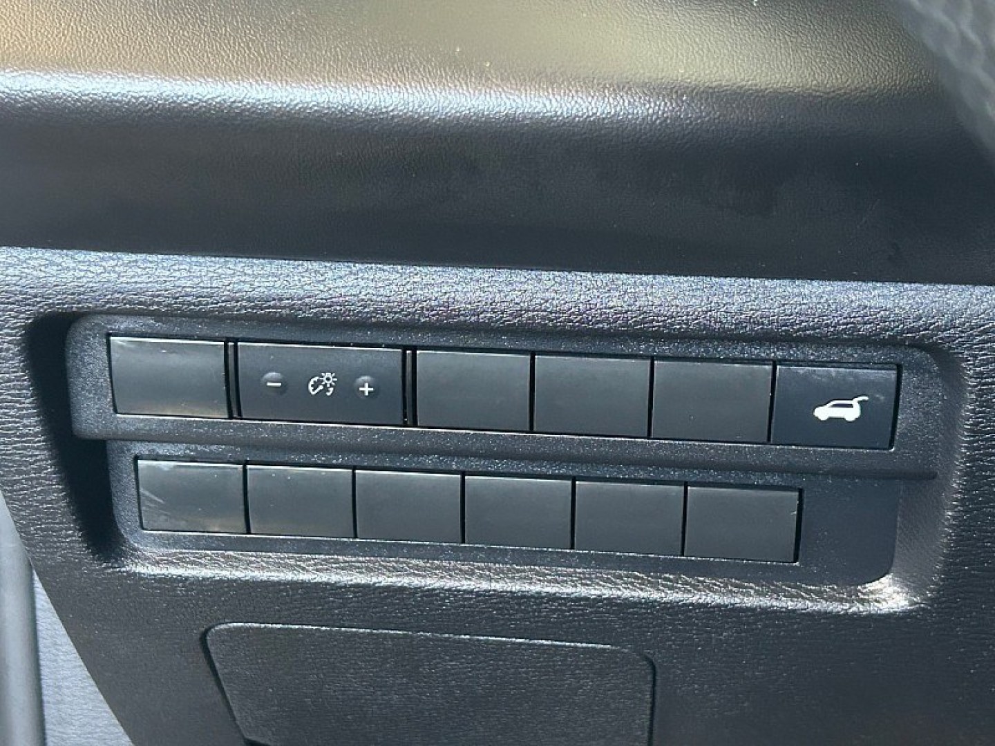2024 Silver Mitsubishi Outlander (JA4J4VA84RZ) with an 4-Cyl 2.5 Liter engine, Automatic CVT transmission, located at 412 Auto Vista Drive, Palmdale, 93551, (661) 945-0620, 34.592636, -118.136681- Photo#27