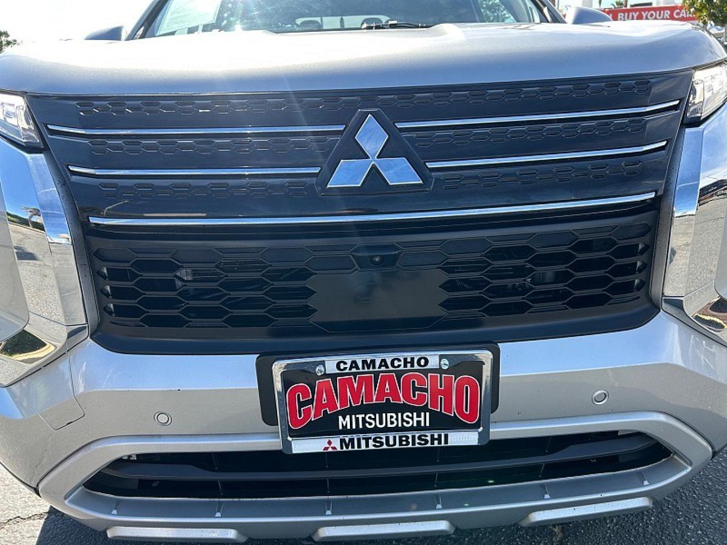 2024 Silver Mitsubishi Outlander (JA4J4VA84RZ) with an 4-Cyl 2.5 Liter engine, Automatic CVT transmission, located at 412 Auto Vista Drive, Palmdale, 93551, (661) 945-0620, 34.592636, -118.136681- Photo#8