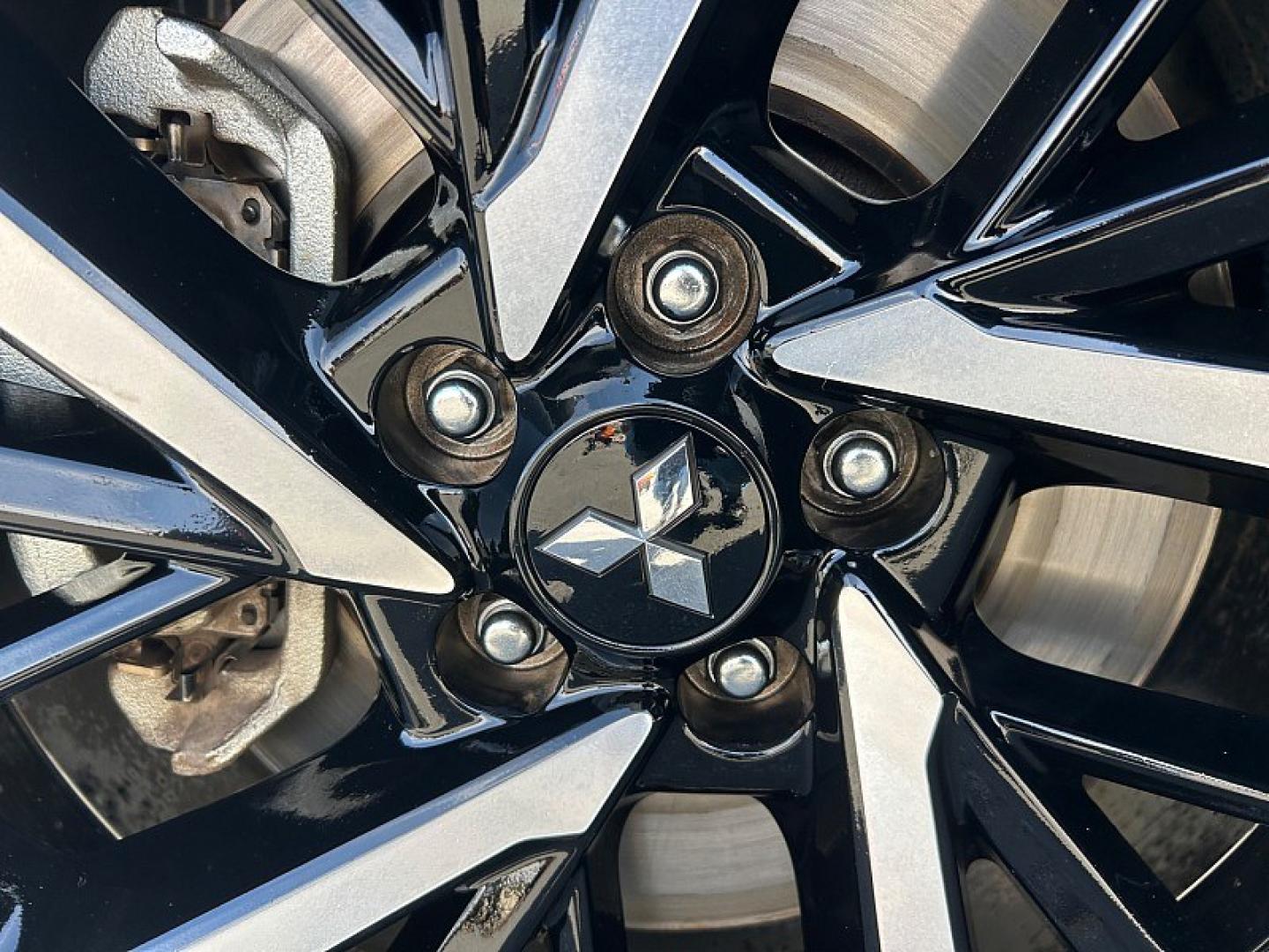 2024 Silver Mitsubishi Outlander (JA4J4VA84RZ) with an 4-Cyl 2.5 Liter engine, Automatic CVT transmission, located at 412 Auto Vista Drive, Palmdale, 93551, (661) 945-0620, 34.592636, -118.136681- Photo#12