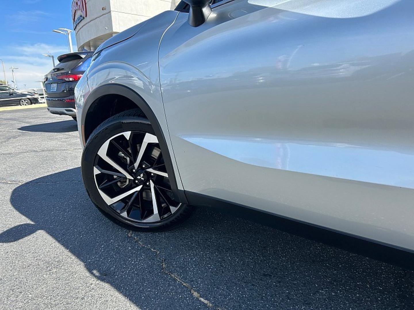 2024 Silver Mitsubishi Outlander (JA4J4VA84RZ) with an 4-Cyl 2.5 Liter engine, Automatic CVT transmission, located at 412 Auto Vista Drive, Palmdale, 93551, (661) 945-0620, 34.592636, -118.136681- Photo#14