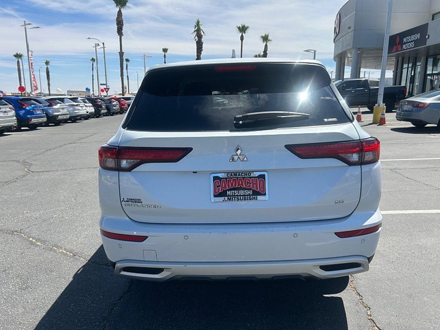 2024 White Mitsubishi Outlander (JA4J4VA82RZ) with an 4-Cyl 2.5 Liter engine, Automatic CVT transmission, located at 412 Auto Vista Drive, Palmdale, 93551, (661) 945-0620, 34.592636, -118.136681- Photo#2