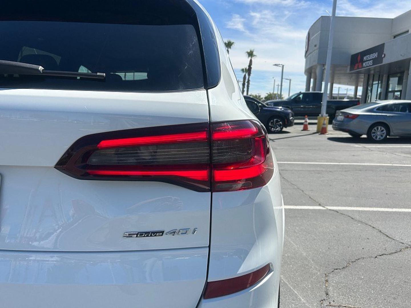 2024 White Mitsubishi Outlander (JA4J4VA82RZ) with an 4-Cyl 2.5 Liter engine, Automatic CVT transmission, located at 412 Auto Vista Drive, Palmdale, 93551, (661) 945-0620, 34.592636, -118.136681- Photo#11