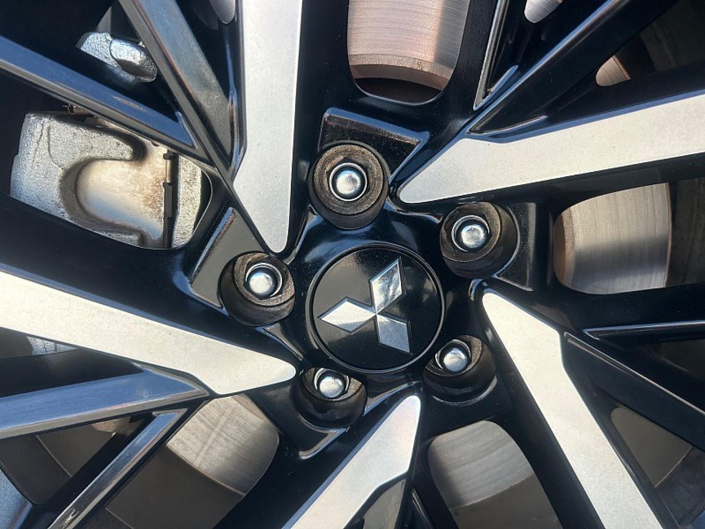 2024 White Mitsubishi Outlander (JA4J4VA82RZ) with an 4-Cyl 2.5 Liter engine, Automatic CVT transmission, located at 412 Auto Vista Drive, Palmdale, 93551, (661) 945-0620, 34.592636, -118.136681- Photo#17
