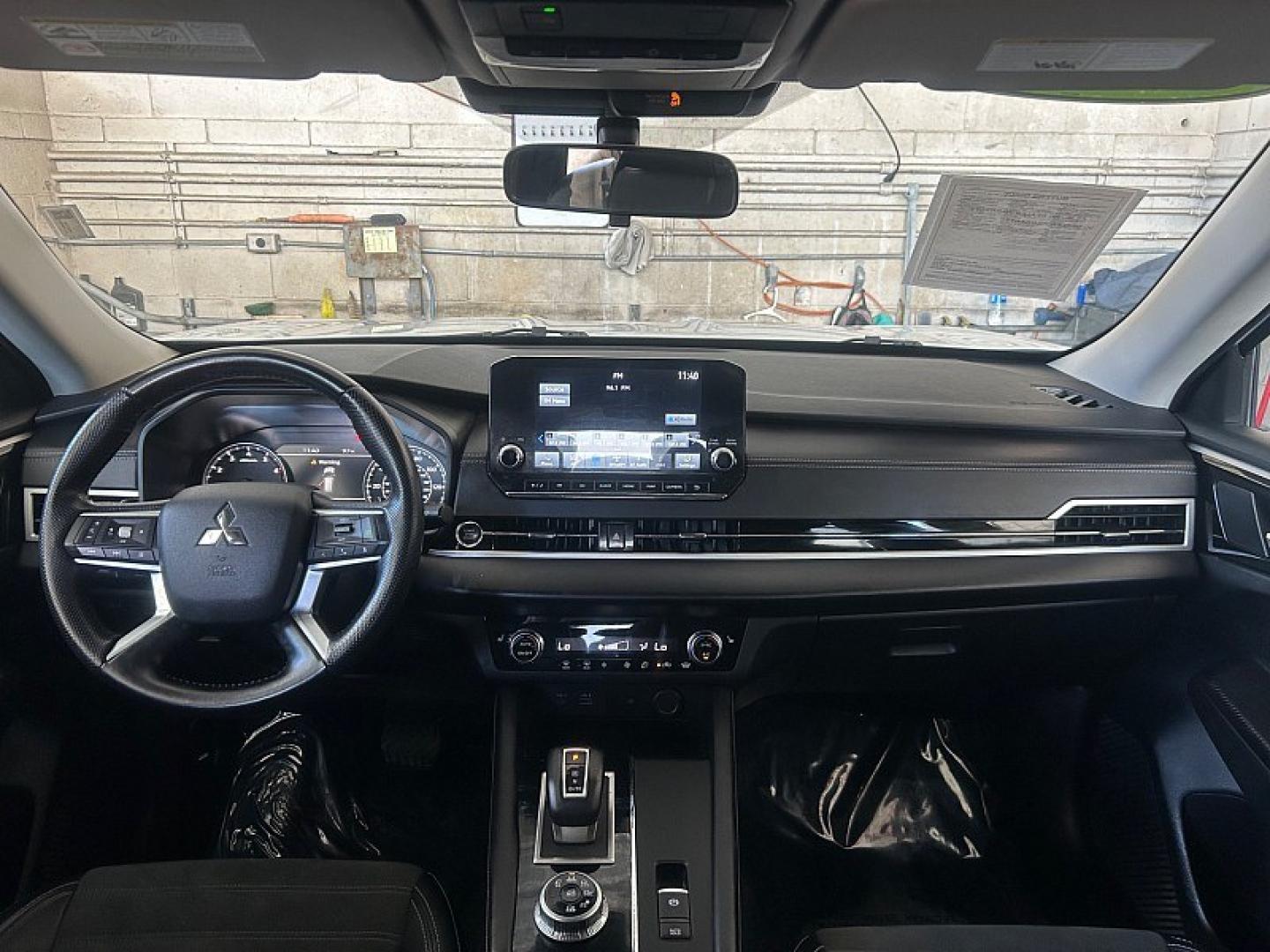 2024 White Mitsubishi Outlander (JA4J4VA82RZ) with an 4-Cyl 2.5 Liter engine, Automatic CVT transmission, located at 412 Auto Vista Drive, Palmdale, 93551, (661) 945-0620, 34.592636, -118.136681- Photo#20