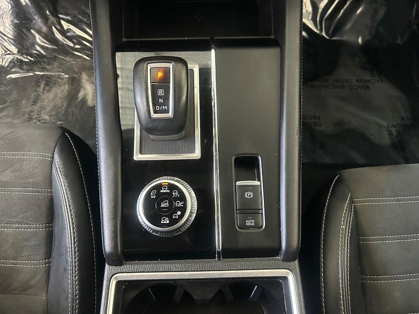 2024 White Mitsubishi Outlander (JA4J4VA82RZ) with an 4-Cyl 2.5 Liter engine, Automatic CVT transmission, located at 412 Auto Vista Drive, Palmdale, 93551, (661) 945-0620, 34.592636, -118.136681- Photo#22