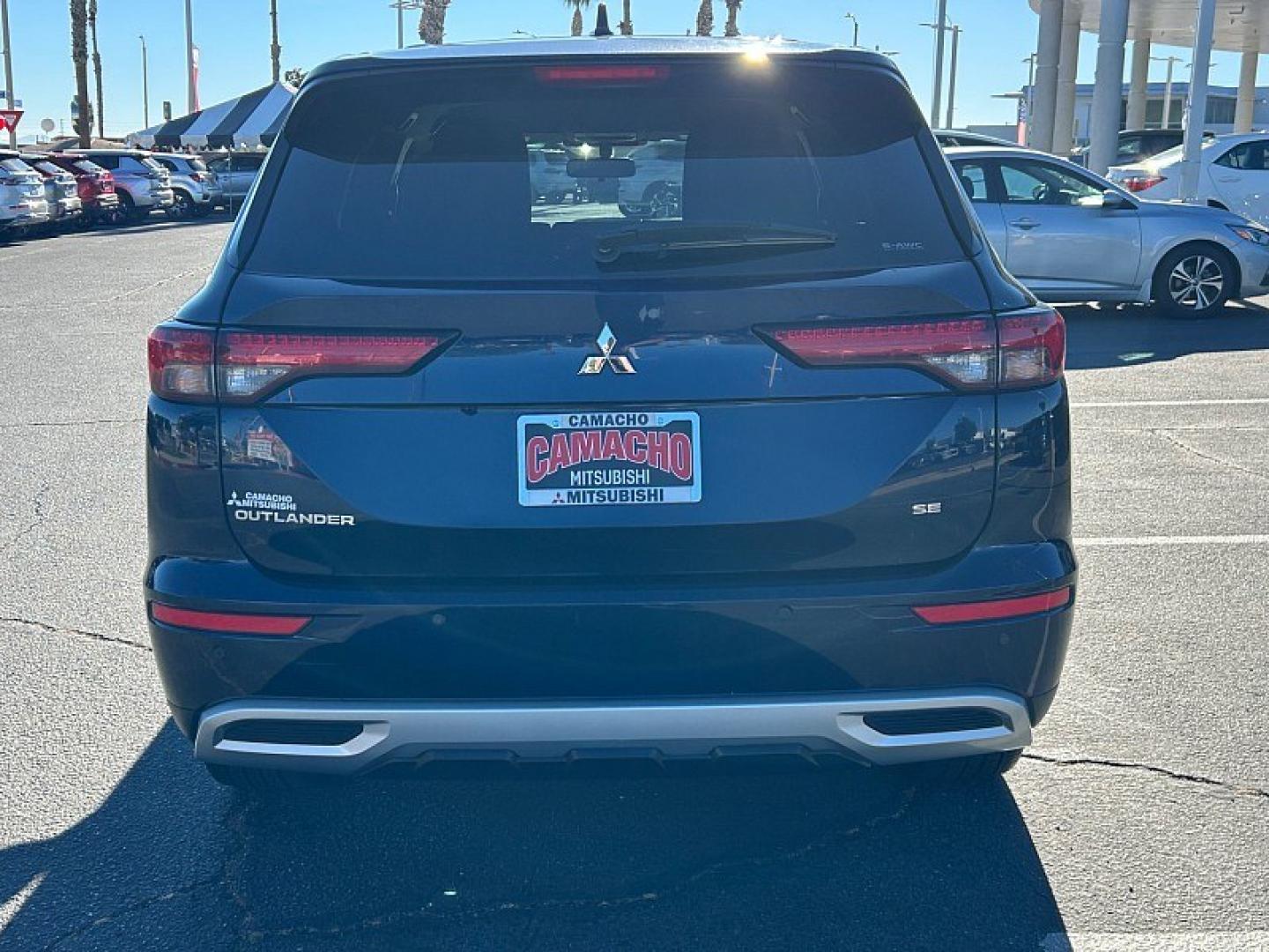 2024 blue Mitsubishi Outlander (JA4J4VA8XRZ) with an 4-Cyl 2.5 Liter engine, Automatic CVT transmission, located at 412 Auto Vista Drive, Palmdale, 93551, (661) 945-0620, 34.592636, -118.136681- Photo#1