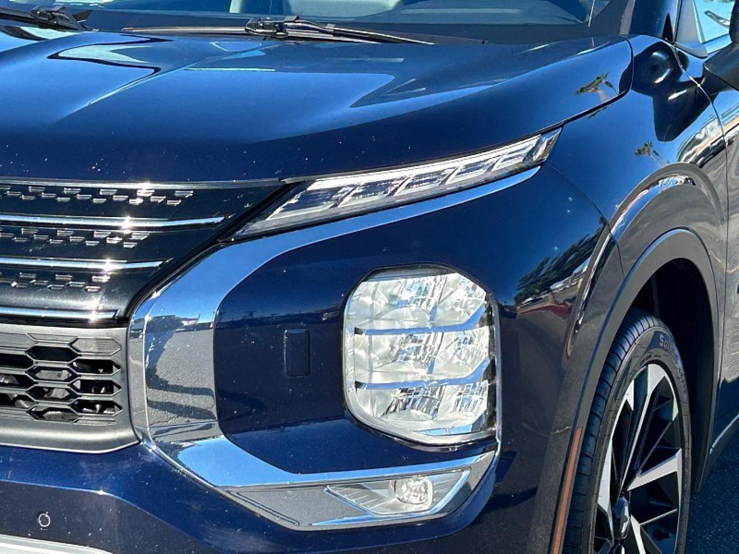 2024 blue Mitsubishi Outlander (JA4J4VA8XRZ) with an 4-Cyl 2.5 Liter engine, Automatic CVT transmission, located at 412 Auto Vista Drive, Palmdale, 93551, (661) 945-0620, 34.592636, -118.136681- Photo#7