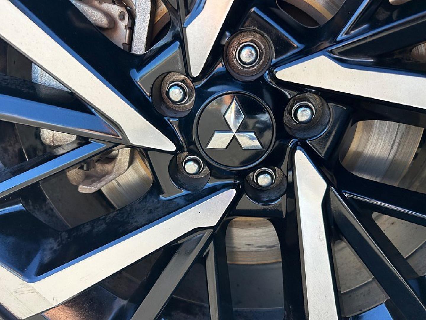 2024 blue Mitsubishi Outlander (JA4J4VA8XRZ) with an 4-Cyl 2.5 Liter engine, Automatic CVT transmission, located at 412 Auto Vista Drive, Palmdale, 93551, (661) 945-0620, 34.592636, -118.136681- Photo#15