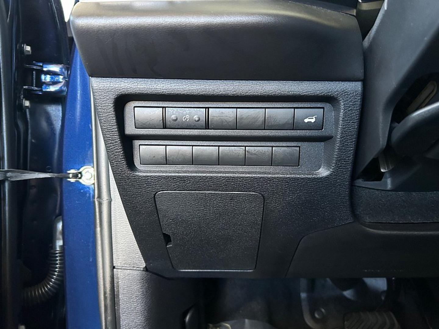 2024 blue Mitsubishi Outlander (JA4J4VA8XRZ) with an 4-Cyl 2.5 Liter engine, Automatic CVT transmission, located at 412 Auto Vista Drive, Palmdale, 93551, (661) 945-0620, 34.592636, -118.136681- Photo#25