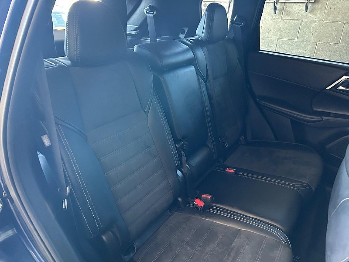 2024 blue Mitsubishi Outlander (JA4J4VA8XRZ) with an 4-Cyl 2.5 Liter engine, Automatic CVT transmission, located at 412 Auto Vista Drive, Palmdale, 93551, (661) 945-0620, 34.592636, -118.136681- Photo#28