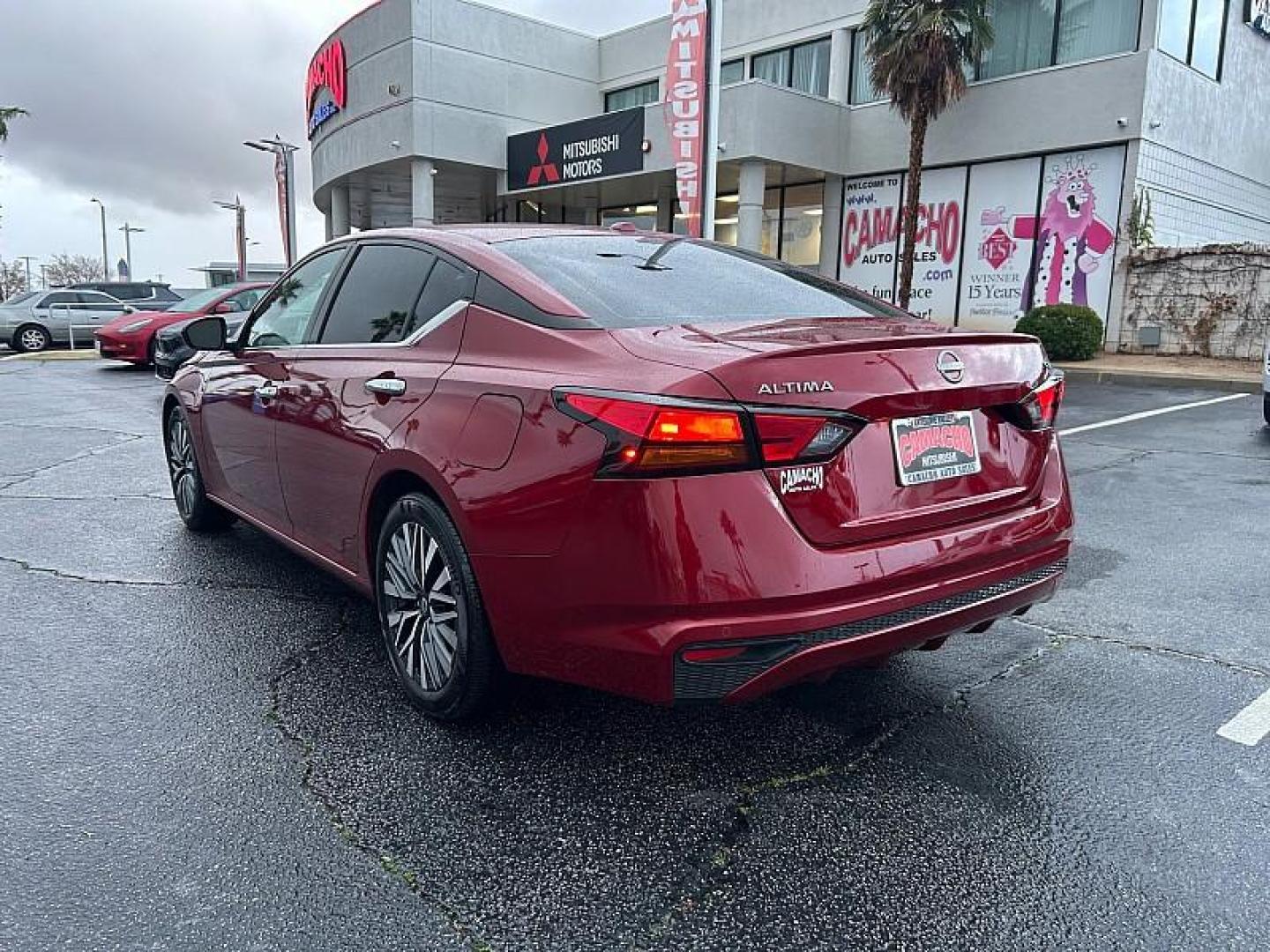 2024 RED Nissan Altima (1N4BL4DV7RN) with an 4-Cyl 2.5 Liter engine, Automatic Xtronic CVT transmission, located at 412 Auto Vista Drive, Palmdale, 93551, (661) 945-0620, 34.592636, -118.136681 - Photo#6