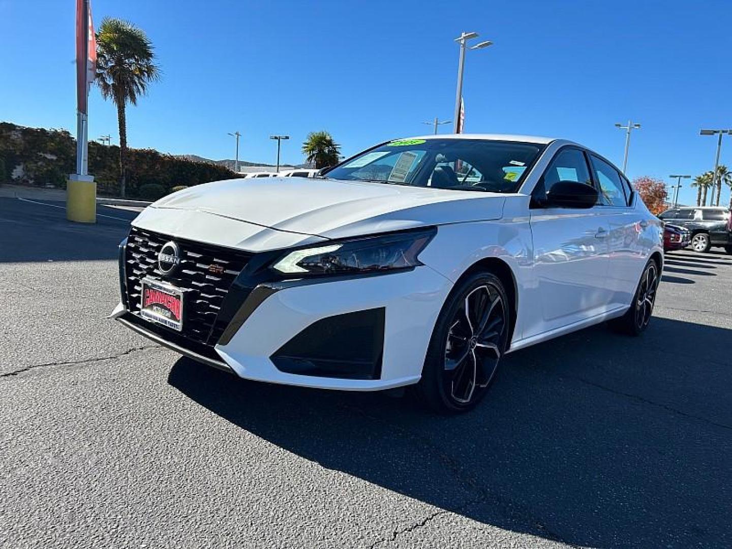 2024 WHITE Nissan Altima (1N4BL4CVXRN) with an 4-Cyl 2.5 Liter engine, Automatic Xtronic CVT transmission, located at 412 Auto Vista Drive, Palmdale, 93551, (661) 945-0620, 34.592636, -118.136681 - Photo#3