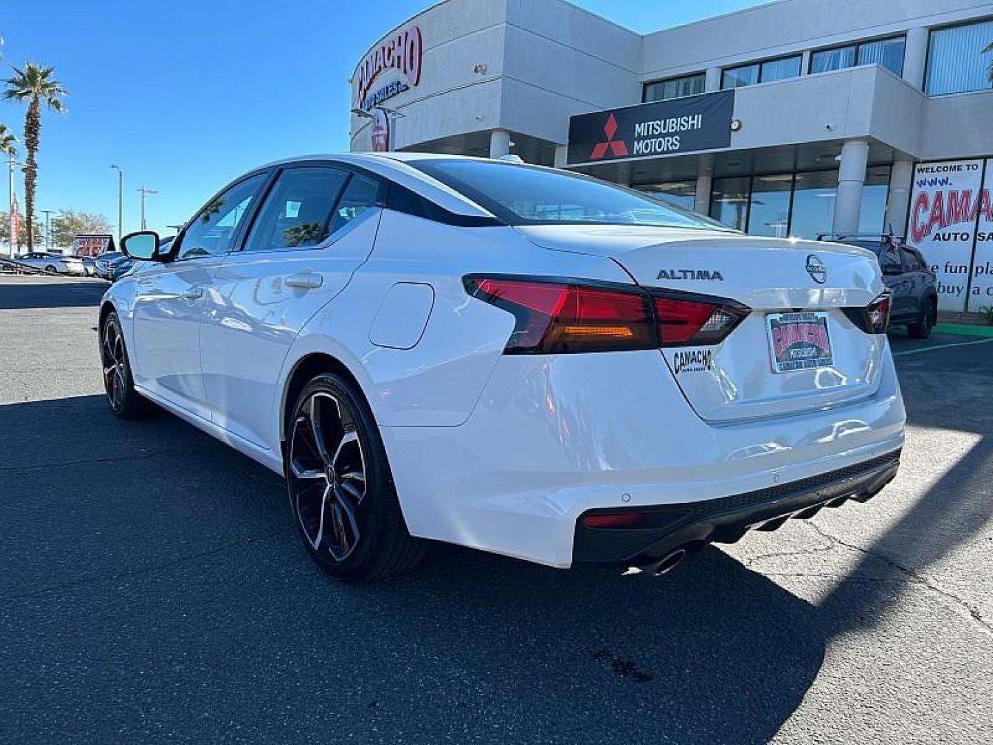 2024 WHITE Nissan Altima (1N4BL4CVXRN) with an 4-Cyl 2.5 Liter engine, Automatic Xtronic CVT transmission, located at 412 Auto Vista Drive, Palmdale, 93551, (661) 945-0620, 34.592636, -118.136681 - Photo#7