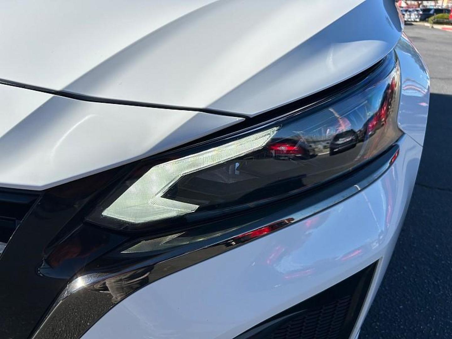 2024 WHITE Nissan Altima (1N4BL4CVXRN) with an 4-Cyl 2.5 Liter engine, Automatic Xtronic CVT transmission, located at 412 Auto Vista Drive, Palmdale, 93551, (661) 945-0620, 34.592636, -118.136681 - Photo#14