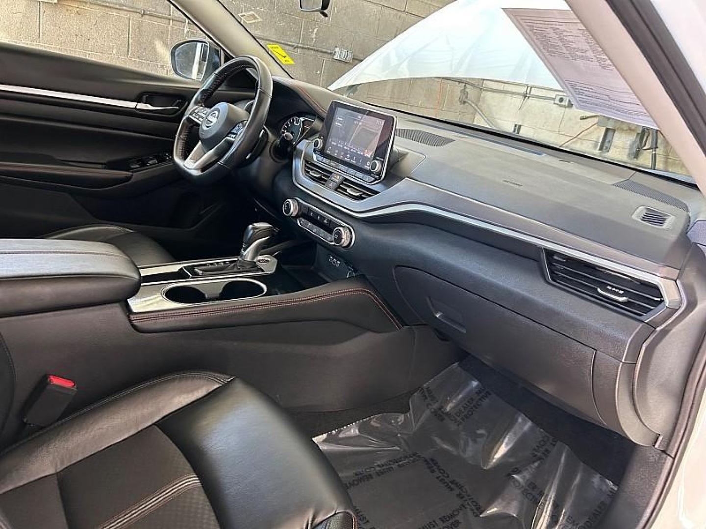 2024 WHITE Nissan Altima (1N4BL4CVXRN) with an 4-Cyl 2.5 Liter engine, Automatic Xtronic CVT transmission, located at 412 Auto Vista Drive, Palmdale, 93551, (661) 945-0620, 34.592636, -118.136681 - Photo#28