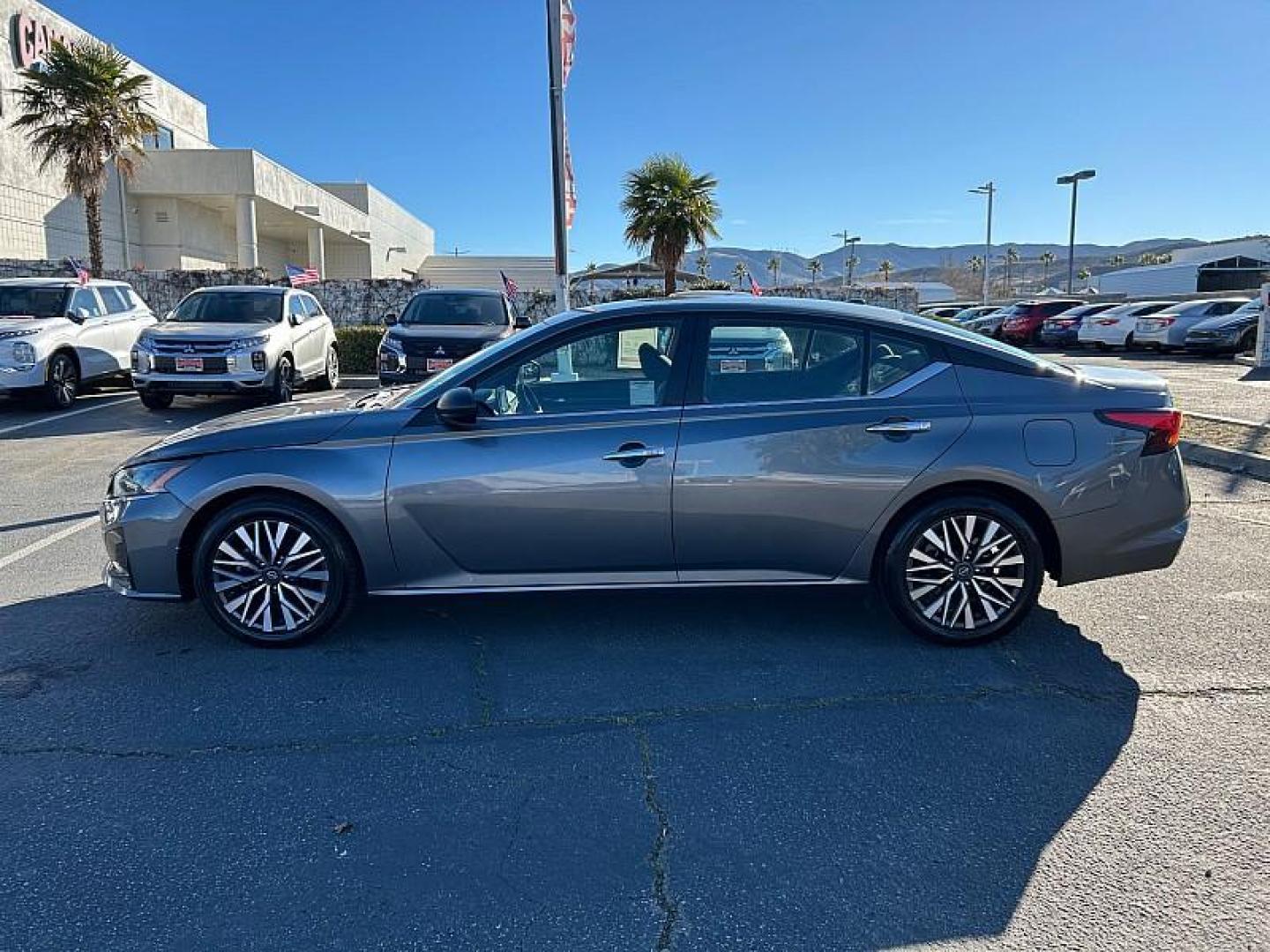 2024 GRAY Nissan Altima (1N4BL4DV3RN) with an 4-Cyl 2.5 Liter engine, Automatic Xtronic CVT transmission, located at 412 Auto Vista Drive, Palmdale, 93551, (661) 945-0620, 34.592636, -118.136681 - Photo#4