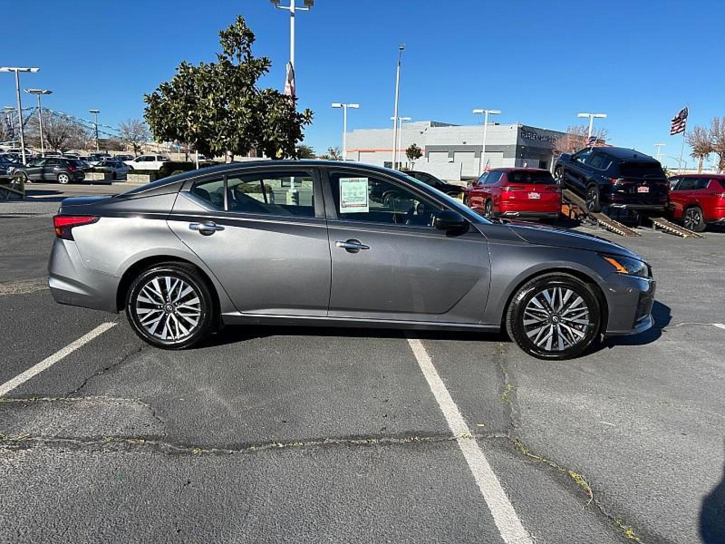 2024 GRAY Nissan Altima (1N4BL4DV3RN) with an 4-Cyl 2.5 Liter engine, Automatic Xtronic CVT transmission, located at 412 Auto Vista Drive, Palmdale, 93551, (661) 945-0620, 34.592636, -118.136681 - Photo#9