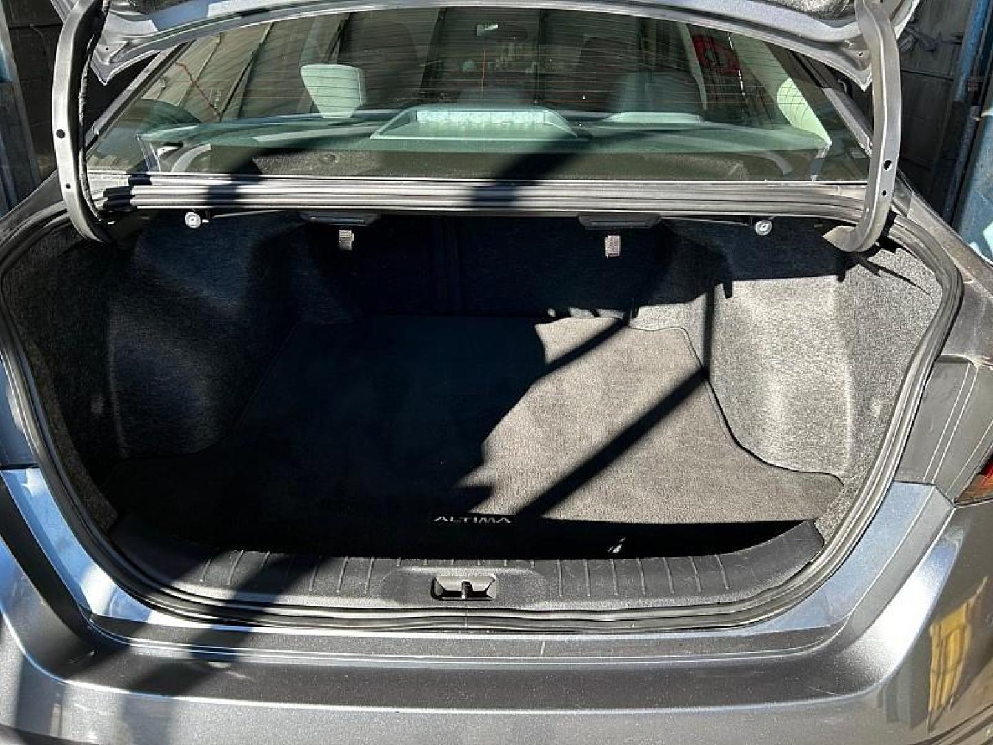 2024 GRAY Nissan Altima (1N4BL4DV3RN) with an 4-Cyl 2.5 Liter engine, Automatic Xtronic CVT transmission, located at 412 Auto Vista Drive, Palmdale, 93551, (661) 945-0620, 34.592636, -118.136681 - Photo#29