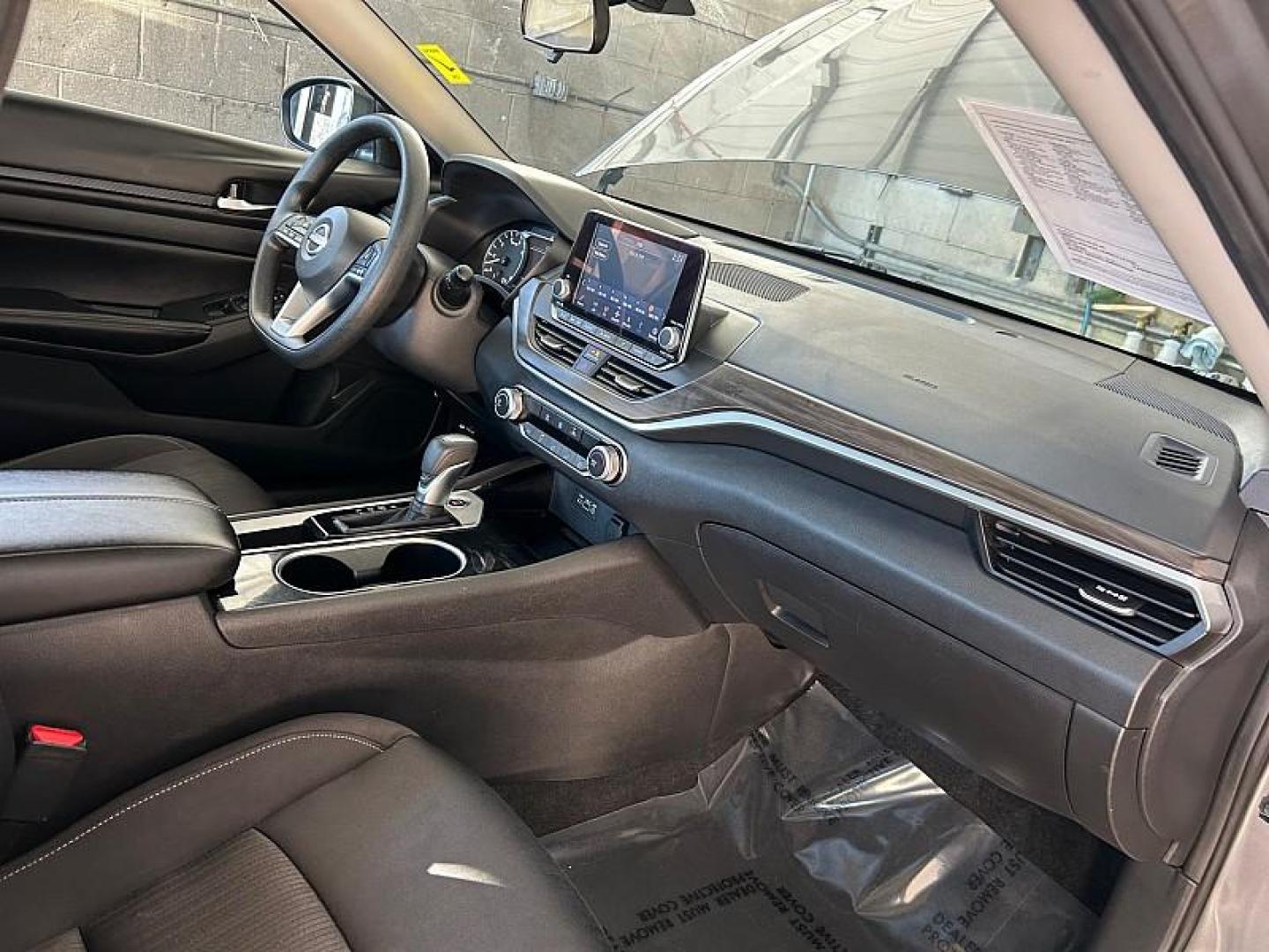 2024 GRAY Nissan Altima (1N4BL4DV3RN) with an 4-Cyl 2.5 Liter engine, Automatic Xtronic CVT transmission, located at 412 Auto Vista Drive, Palmdale, 93551, (661) 945-0620, 34.592636, -118.136681 - Photo#31
