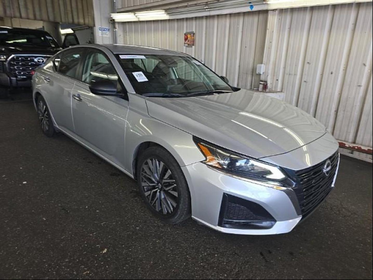 2024 SILVER Nissan Altima (1N4BL4DV4RN) with an 4-Cyl 2.5 Liter engine, Automatic Xtronic CVT transmission, located at 412 Auto Vista Drive, Palmdale, 93551, (661) 945-0620, 34.592636, -118.136681 - Photo#0