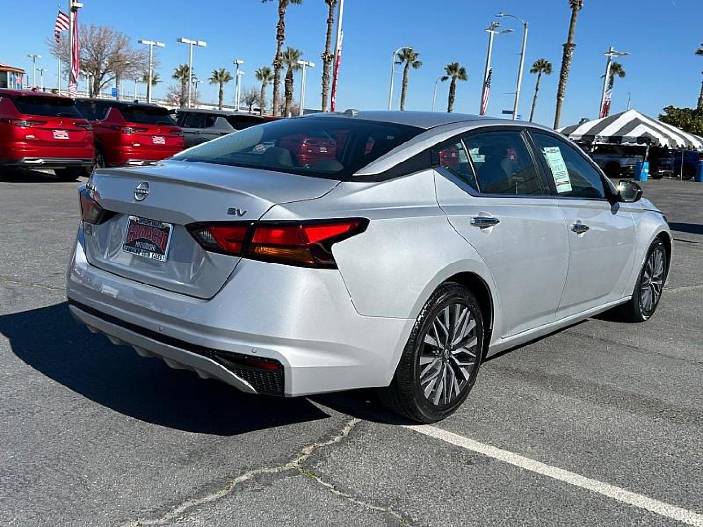 2024 SILVER Nissan Altima (1N4BL4DV4RN) with an 4-Cyl 2.5 Liter engine, Automatic Xtronic CVT transmission, located at 412 Auto Vista Drive, Palmdale, 93551, (661) 945-0620, 34.592636, -118.136681 - Photo#7
