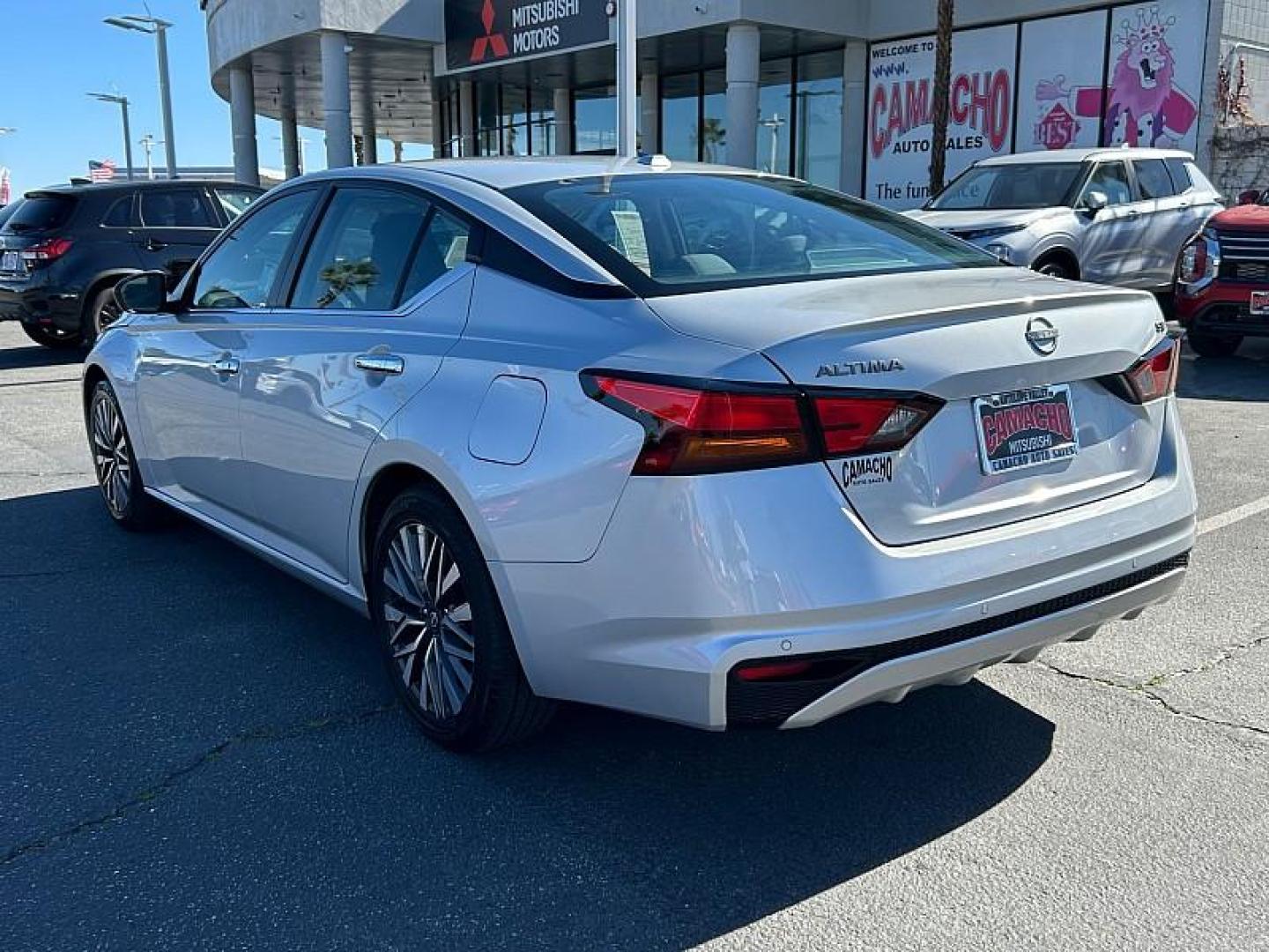 2024 SILVER Nissan Altima (1N4BL4DV4RN) with an 4-Cyl 2.5 Liter engine, Automatic Xtronic CVT transmission, located at 412 Auto Vista Drive, Palmdale, 93551, (661) 945-0620, 34.592636, -118.136681 - Photo#9