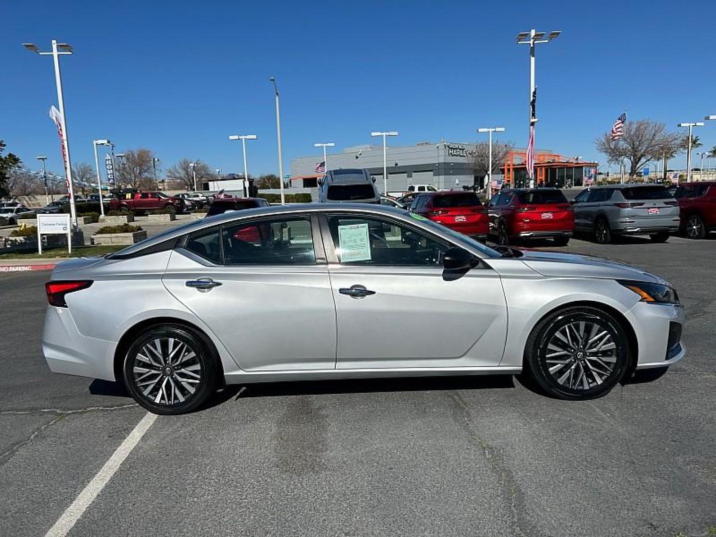 2024 SILVER Nissan Altima (1N4BL4DV4RN) with an 4-Cyl 2.5 Liter engine, Automatic Xtronic CVT transmission, located at 412 Auto Vista Drive, Palmdale, 93551, (661) 945-0620, 34.592636, -118.136681 - Photo#19