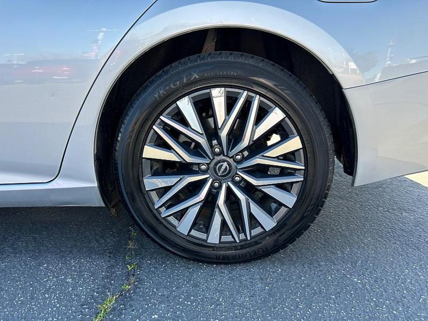 2024 SILVER Nissan Altima (1N4BL4DV4RN) with an 4-Cyl 2.5 Liter engine, Automatic Xtronic CVT transmission, located at 412 Auto Vista Drive, Palmdale, 93551, (661) 945-0620, 34.592636, -118.136681 - Photo#25