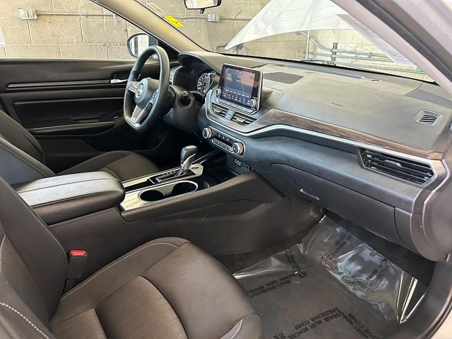 2024 SILVER Nissan Altima (1N4BL4DV4RN) with an 4-Cyl 2.5 Liter engine, Automatic Xtronic CVT transmission, located at 412 Auto Vista Drive, Palmdale, 93551, (661) 945-0620, 34.592636, -118.136681 - Photo#33