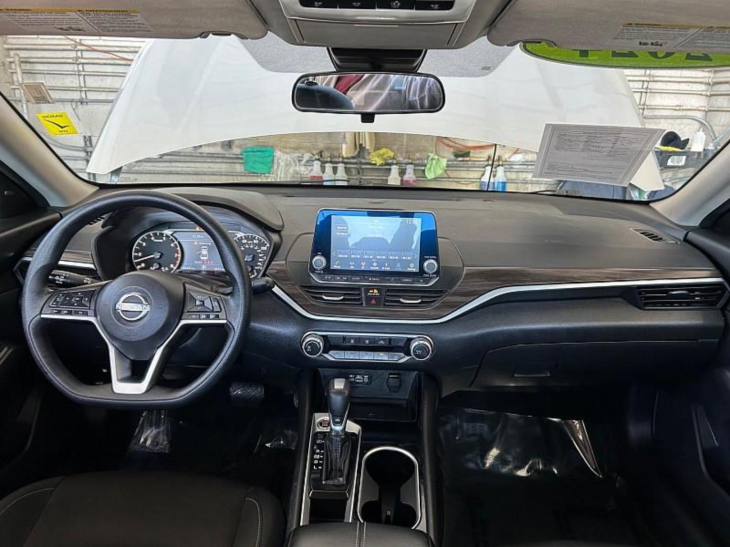 2024 SILVER Nissan Altima (1N4BL4DV4RN) with an 4-Cyl 2.5 Liter engine, Automatic Xtronic CVT transmission, located at 412 Auto Vista Drive, Palmdale, 93551, (661) 945-0620, 34.592636, -118.136681 - Photo#38