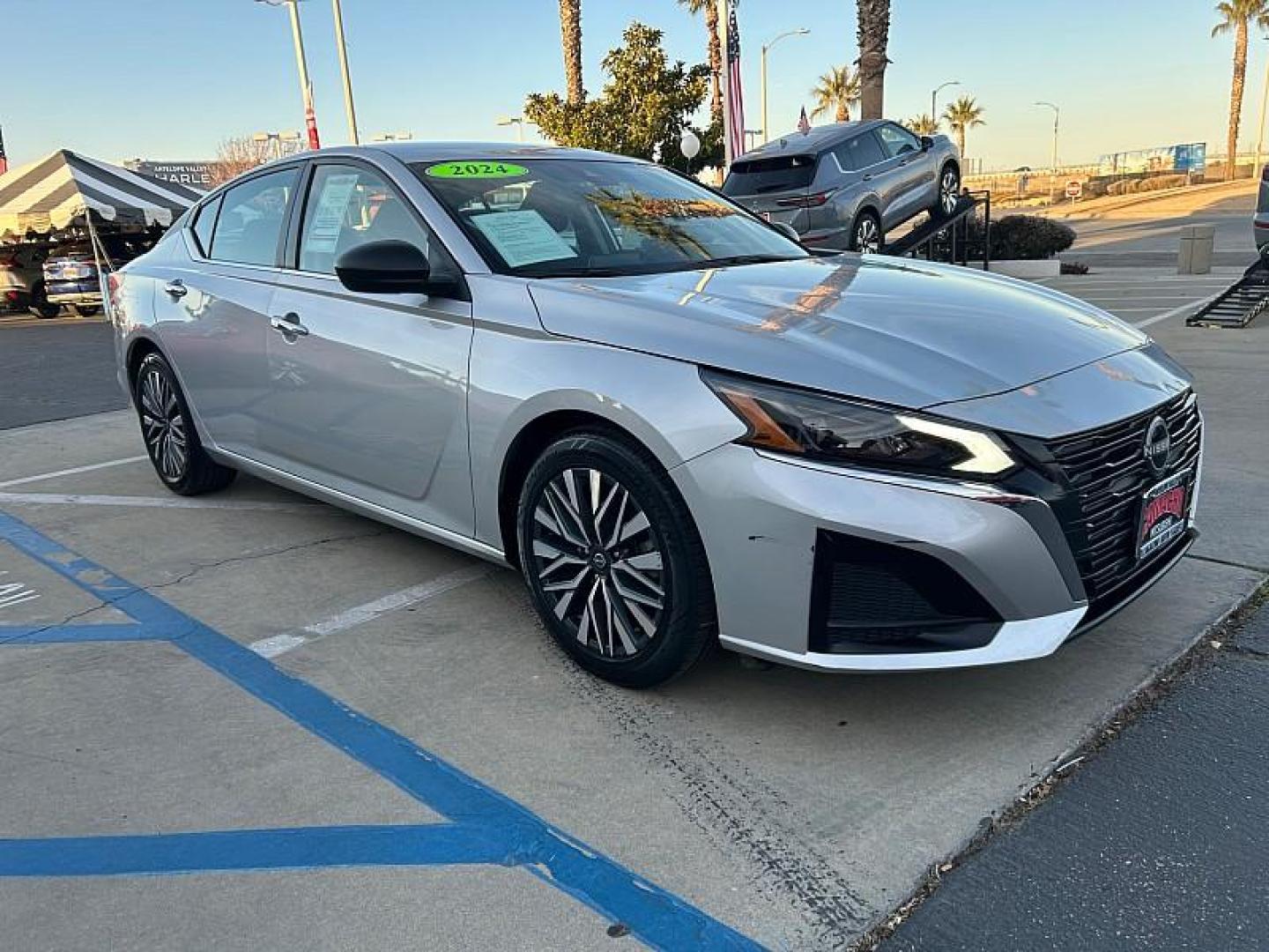 2024 SILVER Nissan Altima (1N4BL4DV3RN) with an 4-Cyl 2.5 Liter engine, Automatic Xtronic CVT transmission, located at 412 Auto Vista Drive, Palmdale, 93551, (661) 945-0620, 34.592636, -118.136681 - Photo#2