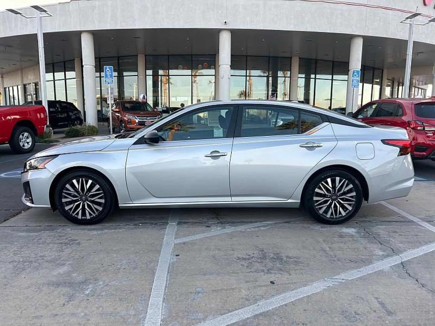 2024 SILVER Nissan Altima (1N4BL4DV3RN) with an 4-Cyl 2.5 Liter engine, Automatic Xtronic CVT transmission, located at 412 Auto Vista Drive, Palmdale, 93551, (661) 945-0620, 34.592636, -118.136681 - Photo#12