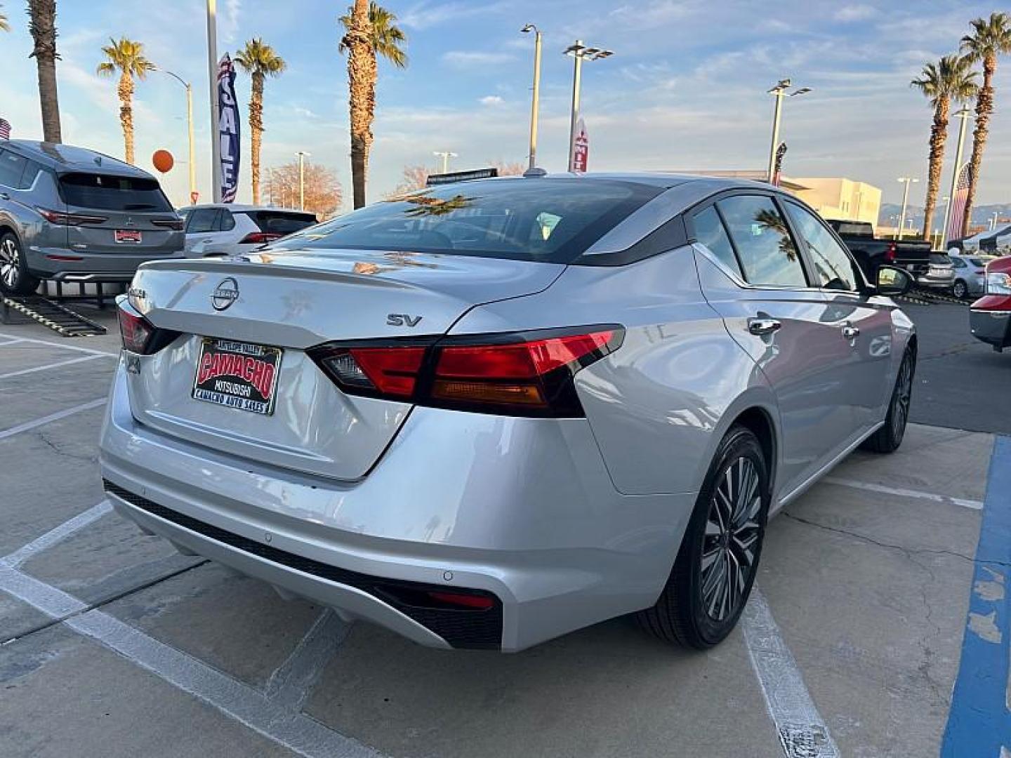2024 SILVER Nissan Altima (1N4BL4DV3RN) with an 4-Cyl 2.5 Liter engine, Automatic Xtronic CVT transmission, located at 412 Auto Vista Drive, Palmdale, 93551, (661) 945-0620, 34.592636, -118.136681 - Photo#15