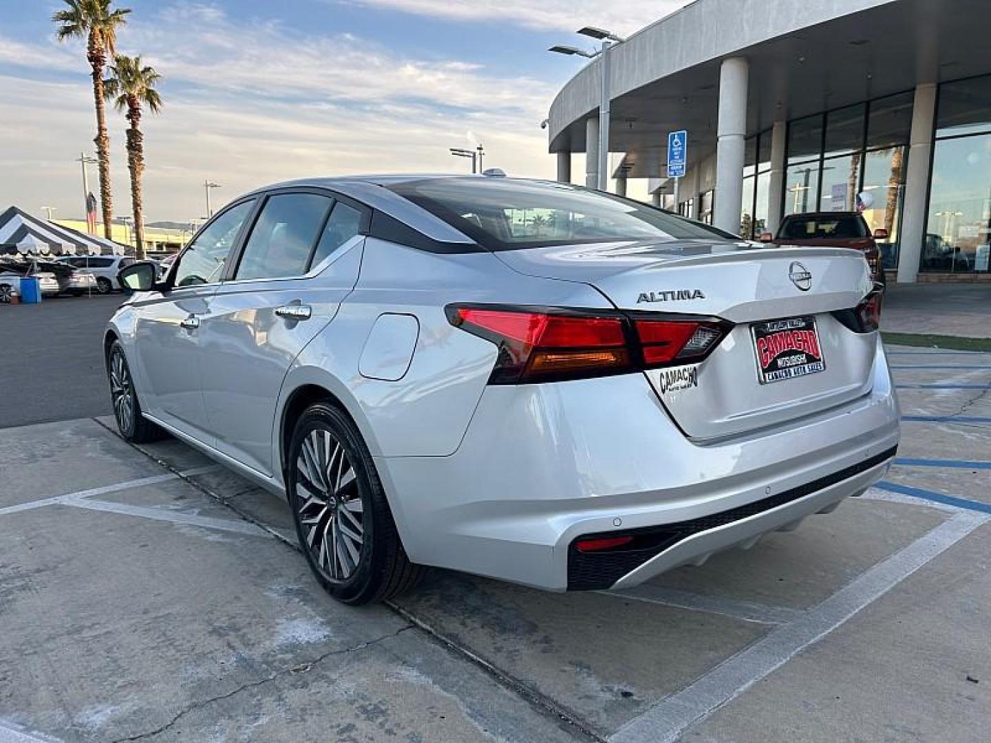 2024 SILVER Nissan Altima (1N4BL4DV3RN) with an 4-Cyl 2.5 Liter engine, Automatic Xtronic CVT transmission, located at 412 Auto Vista Drive, Palmdale, 93551, (661) 945-0620, 34.592636, -118.136681 - Photo#21
