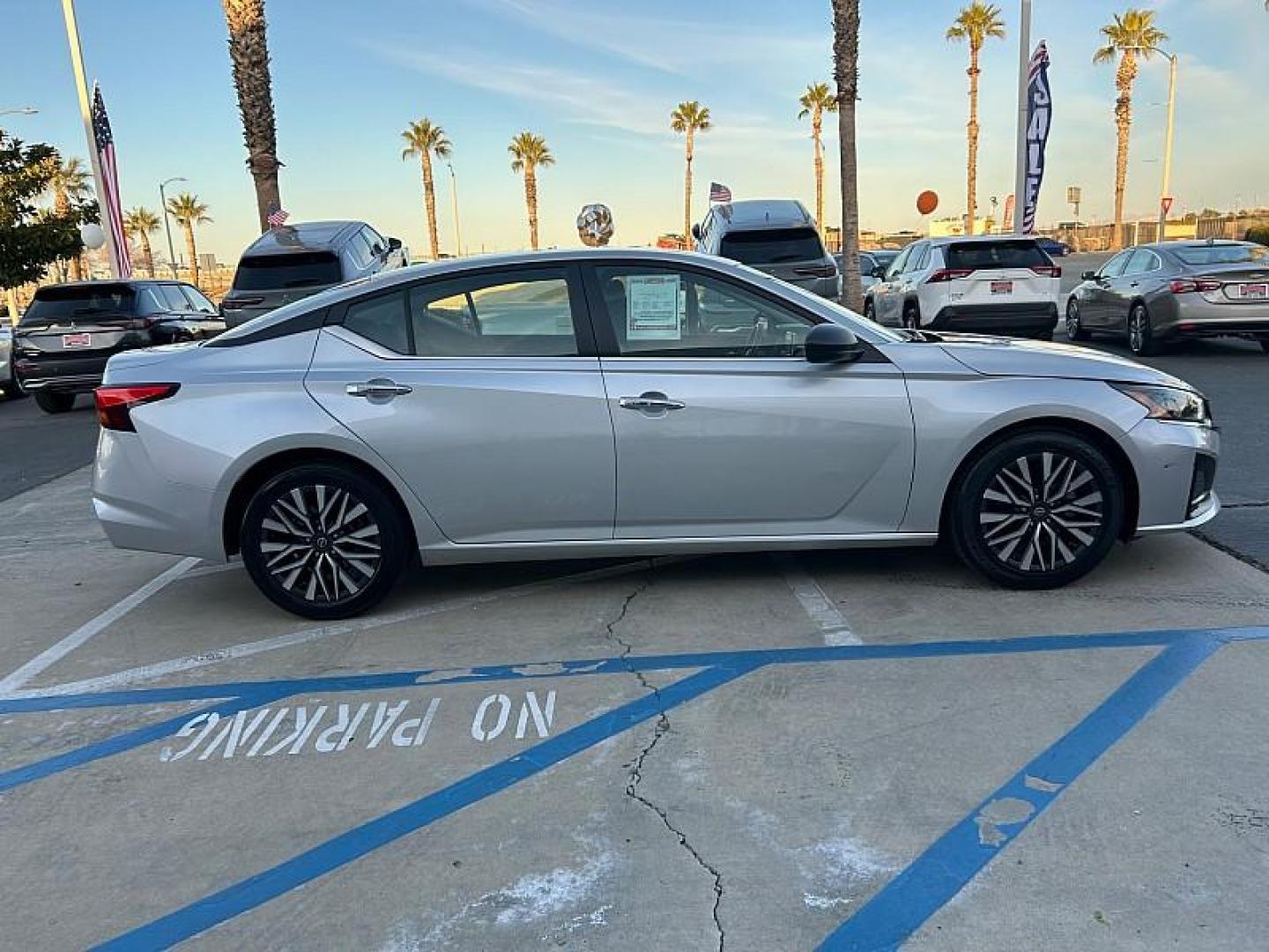 2024 SILVER Nissan Altima (1N4BL4DV3RN) with an 4-Cyl 2.5 Liter engine, Automatic Xtronic CVT transmission, located at 412 Auto Vista Drive, Palmdale, 93551, (661) 945-0620, 34.592636, -118.136681 - Photo#24