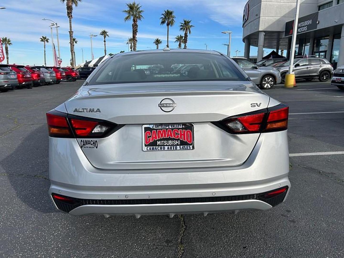 2024 SILVER Nissan Altima (1N4BL4DV2RN) with an 4-Cyl 2.5 Liter engine, Automatic Xtronic CVT transmission, located at 412 Auto Vista Drive, Palmdale, 93551, (661) 945-0620, 34.592636, -118.136681 - Photo#4